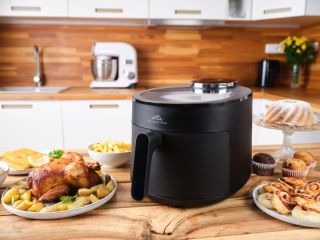 516890000 SkyFry černá