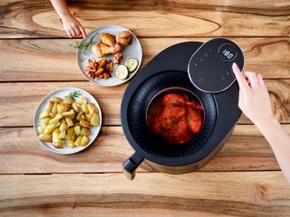 516890000 SkyFry černá