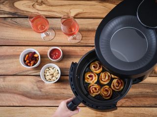 516890000 SkyFry černá